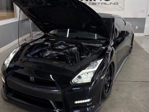 Used 2016 Nissan GT-R Premium AWD/4WD image 17