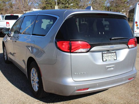 Used 2019 Chrysler Pacifica LX image 6