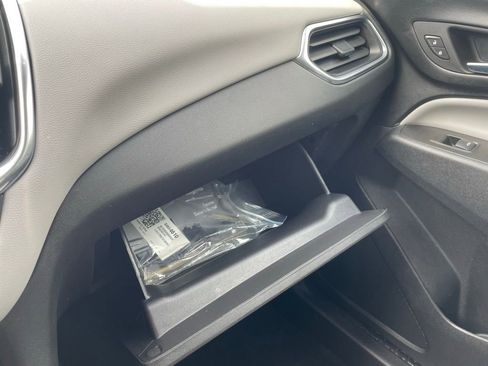 Used 2022 Chevrolet Equinox LS FWD image 34