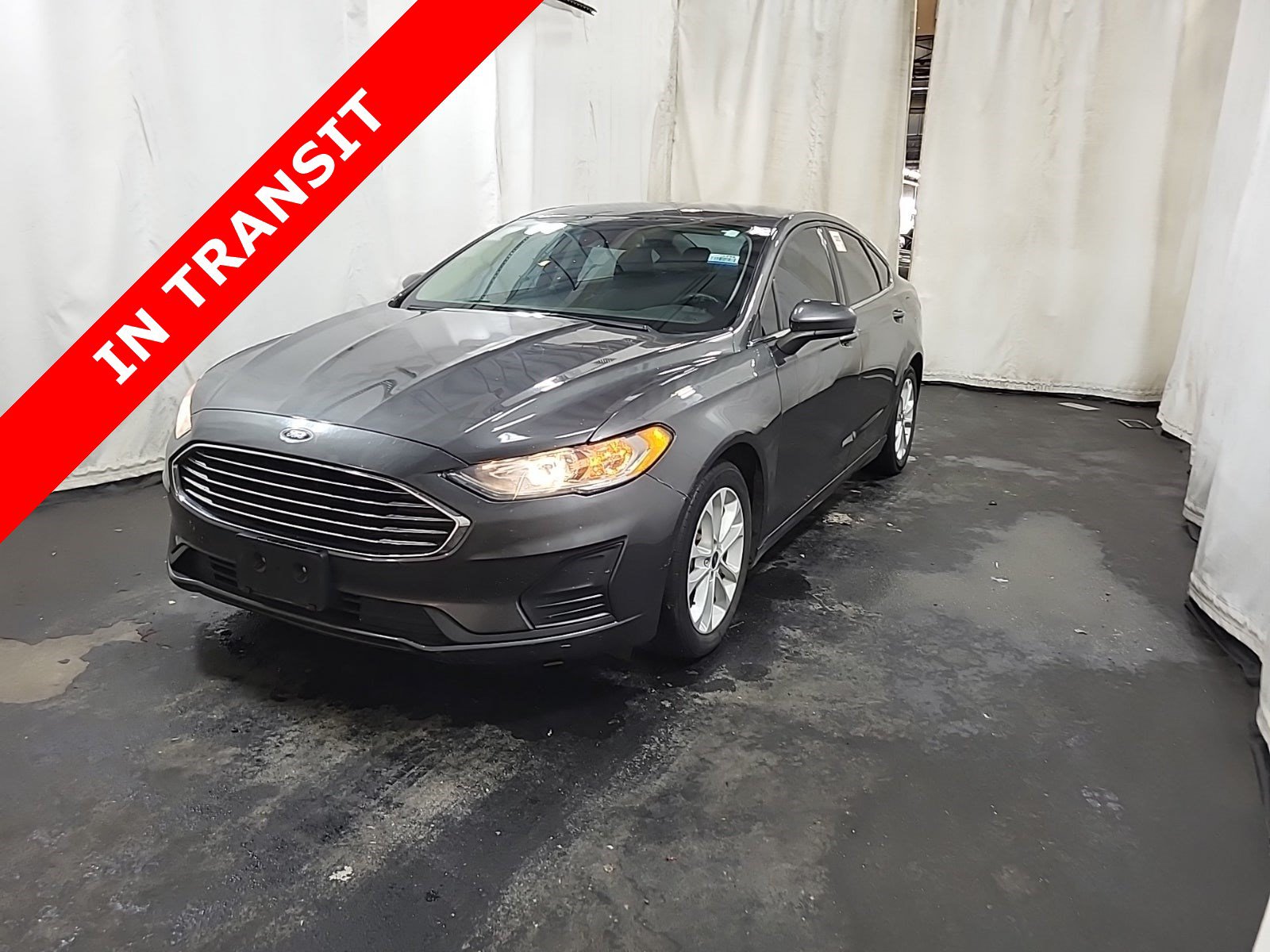 Used 2020 Ford Fusion SE FWD image 1