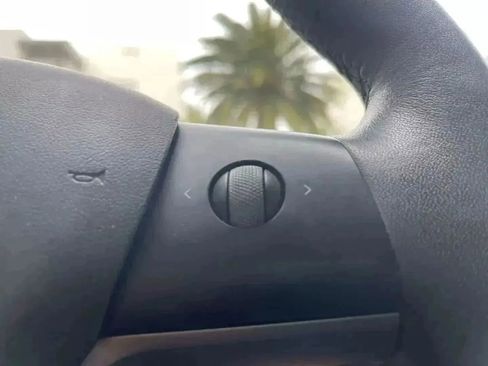 Used 2023 Tesla Model 3 Standard Range image 25