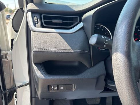 Used 2022 Toyota RAV4 XLE image 16
