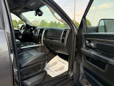 Used 2018 RAM 2500 Laramie w/ Sport Appearance Group image 29