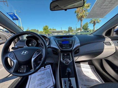 Used 2013 Hyundai Elantra FWD image 12