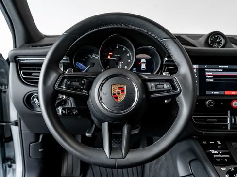 Certified 2026 Porsche Macan AWD/4WD image 17