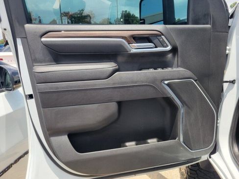 Used 2025 Chevrolet Silverado 2500 LT w/ Safety Package AWD/4WD image 15