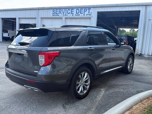 Used 2020 Ford Explorer XLT w/ Equipment Group 202A RWD image 5