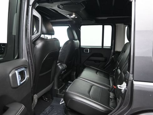 Used 2021 Jeep Wrangler Unlimited Sahara w/ Cold Weather Group AWD/4WD image 25