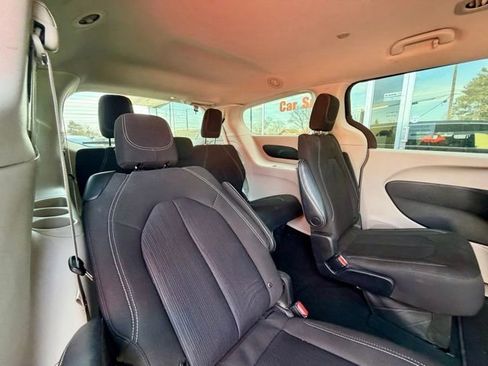 Used 2023 Chrysler Voyager LX FWD image 21