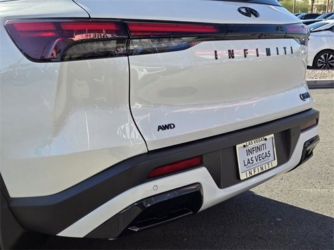 Certified 2025 INFINITI QX60 Luxe w/ Black Edition image 9