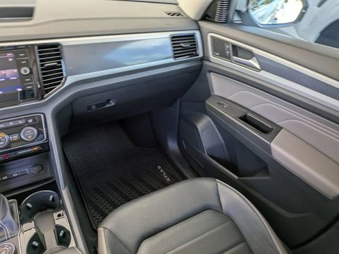 Used 2023 Volkswagen Atlas SEL Premium image 15