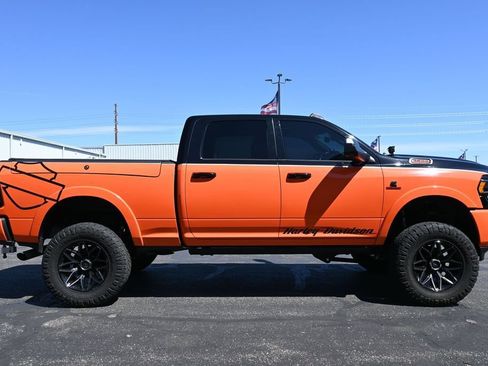 Used 2022 RAM 2500 Limited AWD/4WD image 2