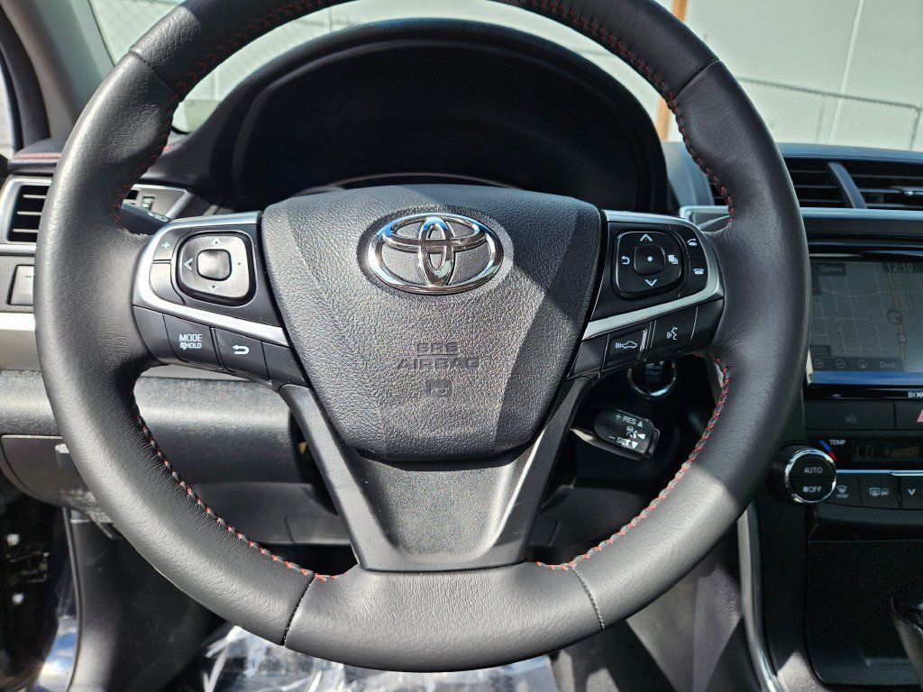 Used 2016 Toyota Camry XSE w/ Advanced Technology Package FWD image 28