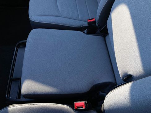 Used 2023 RAM 1500 Classic SLT image 21