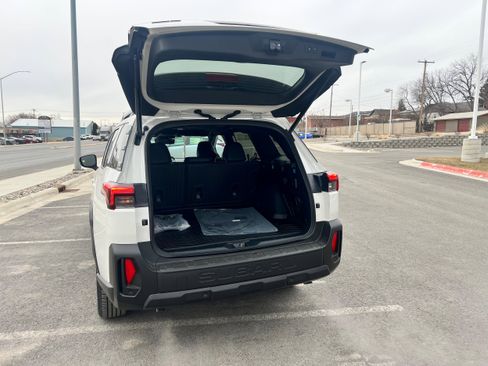 New 2026 Subaru Outback Limited XT image 4