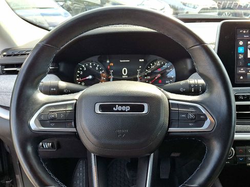 Certified 2022 Jeep Compass Latitude w/ Convenience Group image 19