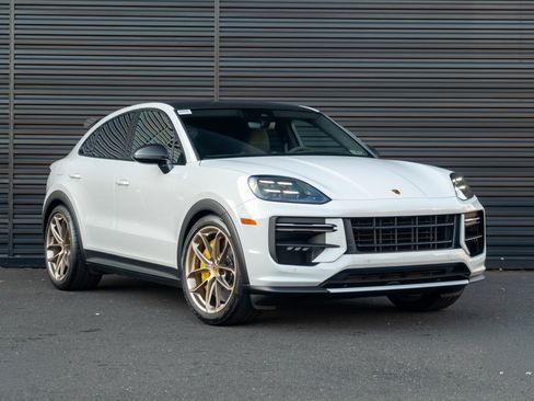 Certified 2024 Porsche Cayenne Turbo GT image 10
