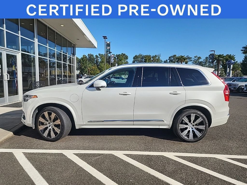 Used 2024 Volvo XC90 T8 Plus w/ Protection Package Premier AWD/4WD image 1