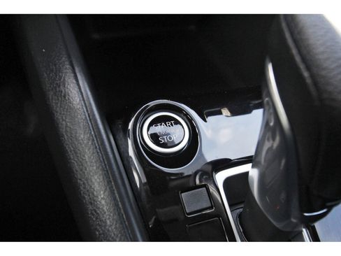 Used 2021 Nissan Kicks S image 28