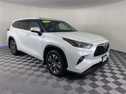 Used 2022 Toyota Highlander XLE