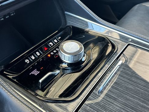 Certified 2022 Jeep Wagoneer Series II AWD/4WD image 23