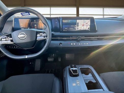 Used 2023 Nissan Ariya AWD image 16