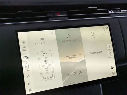 New 2026 Land Rover Range Rover Long Wheelbase SE image 12