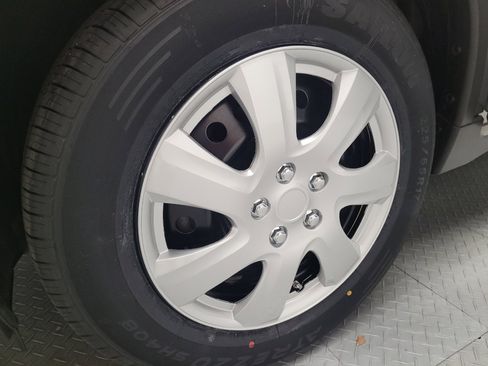 Used 2017 Nissan Rogue S image 31