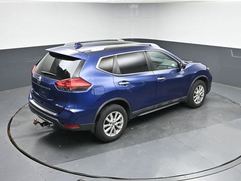 Used 2017 Nissan Rogue SV w/ Sun & Sound Touring Package image 22