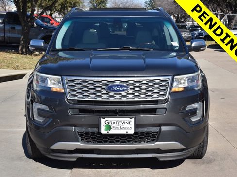 Used 2017 Ford Explorer Platinum image 3