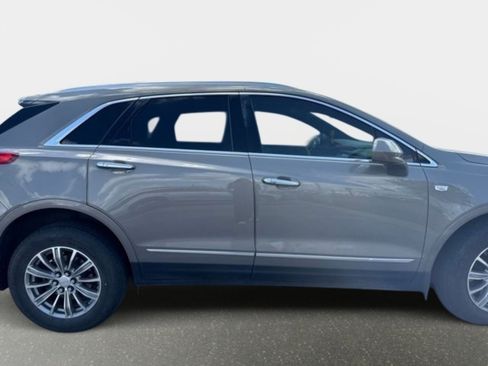 Used 2017 Cadillac XT5 FWD image 4