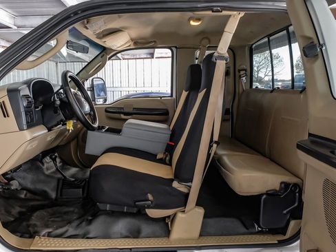 Used 2005 Ford F250 XL image 35