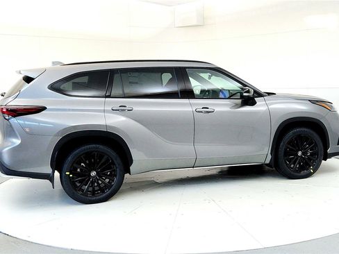 New 2026 Toyota Highlander XSE image 6