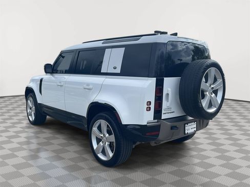 Used 2024 Land Rover Defender 110 X-Dynamic SE AWD/4WD image 7