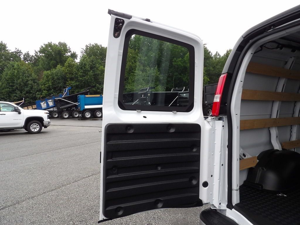 Used 2025 GMC Savana 2500 w/ Driver Convenience Package RWD image 43