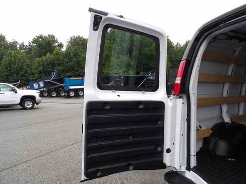 Used 2025 GMC Savana 2500 w/ Driver Convenience Package RWD image 43