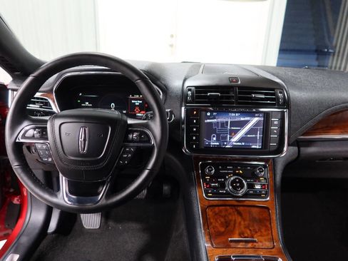 Used 2020 Lincoln Continental w/ Premium Package FWD image 19