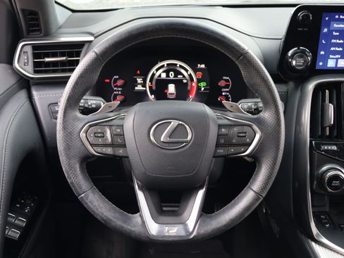 Used 2023 Lexus LX 600 F Sport w/ Accessory Package (Z1) AWD/4WD image 17