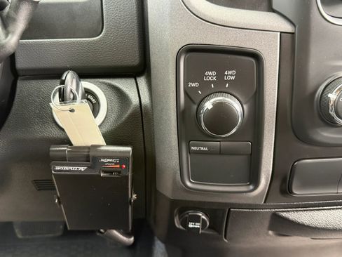 Used 2015 RAM 3500 Tradesman image 19