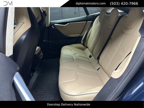 Used 2013 Tesla Model S Performance image 23