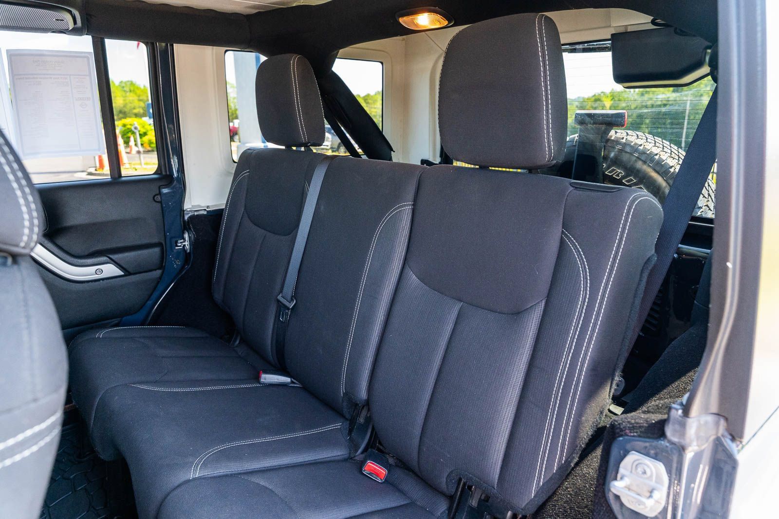 Used 2017 Jeep Wrangler Unlimited Sahara AWD/4WD image 19
