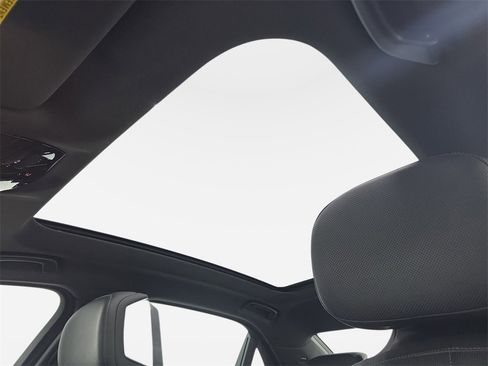 Used 2023 BMW i7 xDrive60 w/ Parking Assistance Package image 30