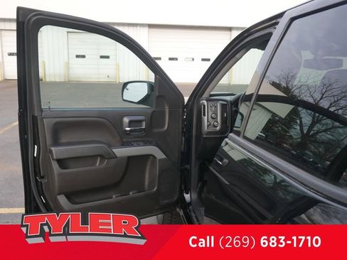 Used 2018 Chevrolet Silverado 1500 LT w/ All Star Edition image 21