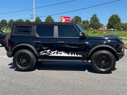 Used 2024 Ford Bronco Wildtrak image 2