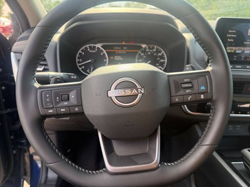 Used 2026 Nissan Rogue SV FWD image 29