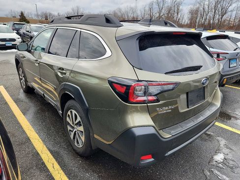 Certified 2025 Subaru Outback Premium image 4