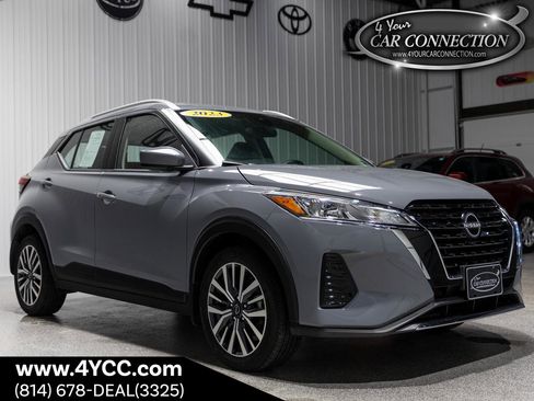 Used 2023 Nissan Kicks SV image 1