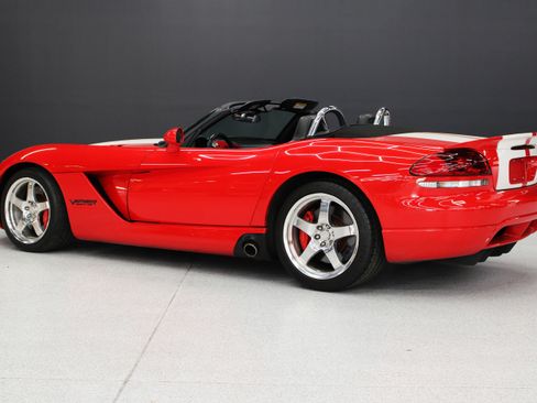 Used 2004 Dodge Viper SRT-10 RWD image 19