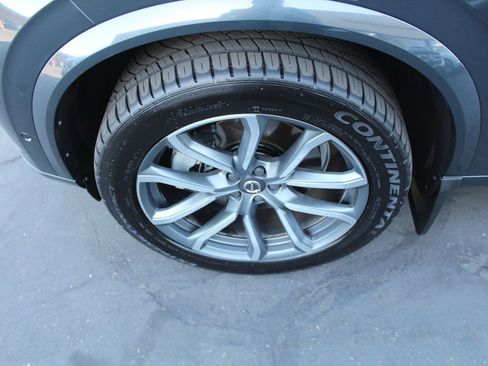 Used 2017 Volvo XC90 T6 Momentum w/ Vision Package image 12