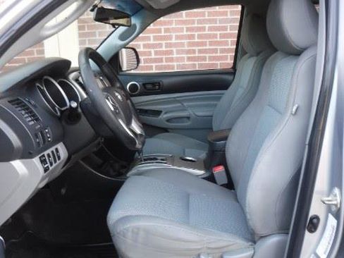 Used 2014 Toyota Tacoma 4x4 Double Cab w/ TRD Sport Package image 8
